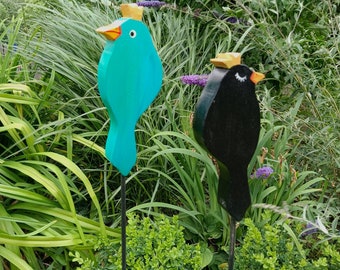 Outdoor Gartendekoration Gartenstecker Vogel mit Krone, erhältlich in Schwarz oder Türkis, Massivholz, wetterfest lackiert