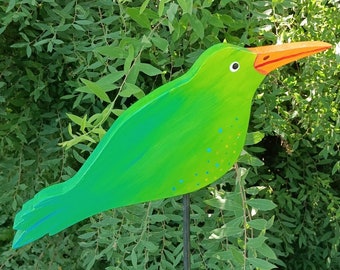 Outdoor Beetstecker Vogel Strandläufer in hellen Grüntönen, hergestellt aus Holz für den Garten oder Balkon, wetterfest, mit Eisenstange