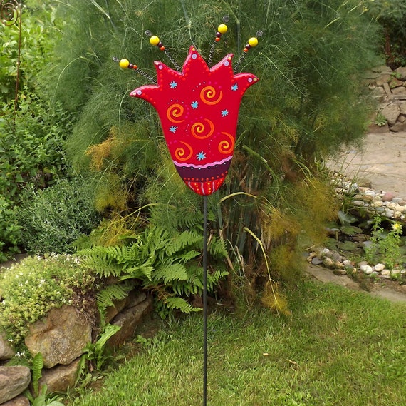 Gartendekoration - Pflanzenstecker Blume Aus Holz, Rot Und Bunt Bemalt, Wetterfest Lackiert Als Outdoor Deko Für Den Balkon Und Garten