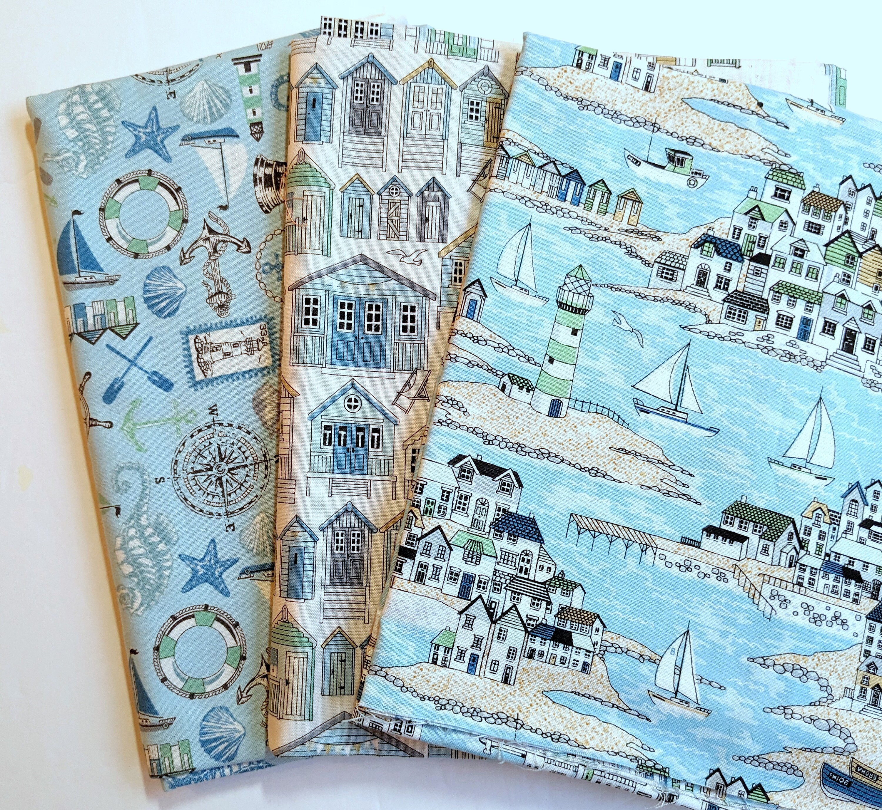Beachcombers by Makower quilt cotton - 3 fat quarters from collecton - scenic - beach huts and scenic