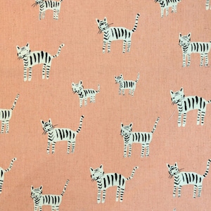Perzik linnen canvas stof: tijgerstrepen, Ruby Star Society Fat Quarter