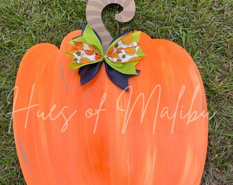 Door Hanger / Orange Pumpkin Wooden Door Hanger - Pumpkin - Fall - Door Hanger - Halloween