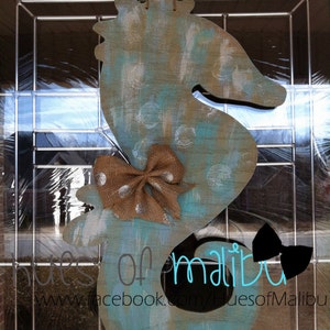 Coastal Distressed Sea Horse Wooden Door Hanger