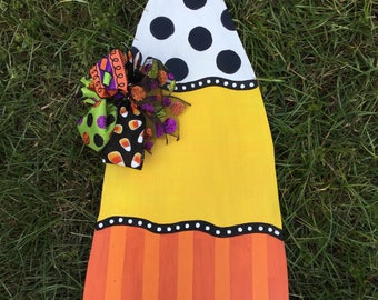 Door Hanger / Candy Corn Wooden Door Hanger - Candy Corn - Halloween - Polka dot - Candy - Fall - Fall Festival