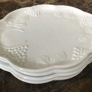 Set of 4 1960&#39;s Indiana Glass White Milk Glass Snack Plates