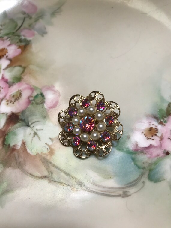 Vintage Pearl and Iridescent Pink Rhinestone Broa… - image 4