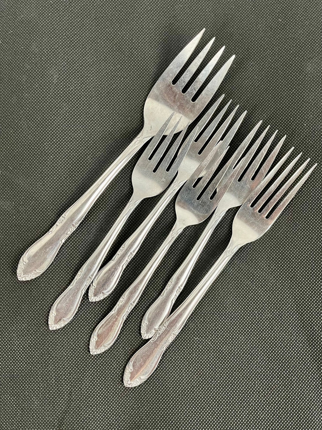 Oneda Communty Plantaton 1987 Stanless Flatware 30- or 40-pece Set Oneda Communty Plantaton 1987 Stanless Flatware 30- or 40-pece Set