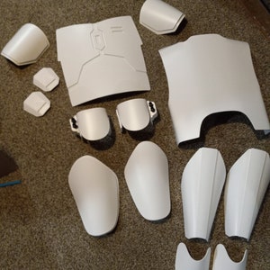 NEW!! JANGO BESKAR Armor Set w/Shoulders, Backplate ,Leg Armor and Deluxe Knees