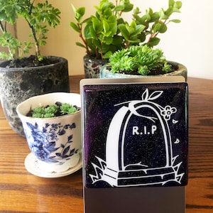 RIP Headstone / Gravestone Cemetery Magnet