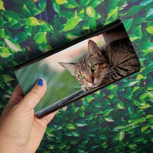 Cartera de cuero sintético para gatos - Idea de regalo para dama de gato - Estampado de gatos - Regalo para ella - Cartera de cuero sintético para mujeres - Cartera personalizada - Cartera de cuero sintético