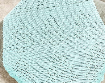 Filet Crochet Blanket Pattern | Christmas Tree Crochet Blanket Pattern | Crochet Christmas Tree Afghan | Christmas Crochet Throw Beginners