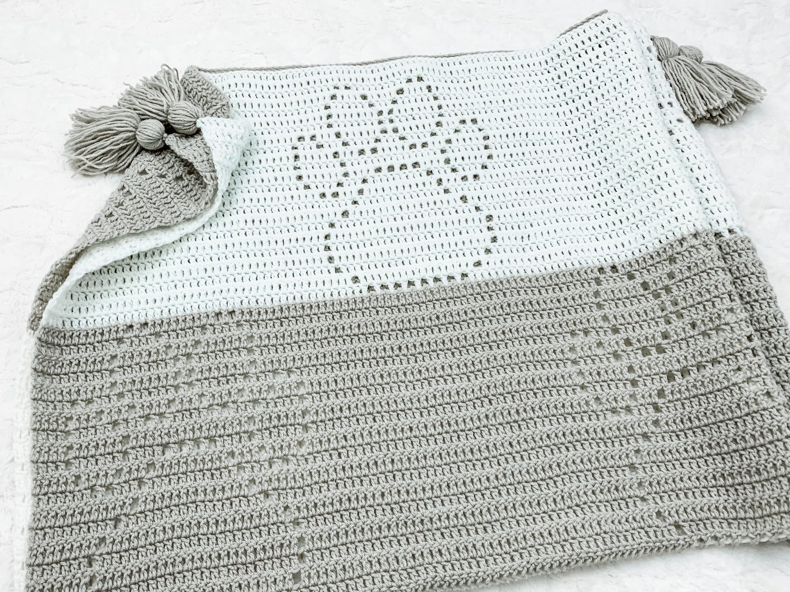 Dakota Paw Print Blanket Pattern Crochet Paw Print Etsy