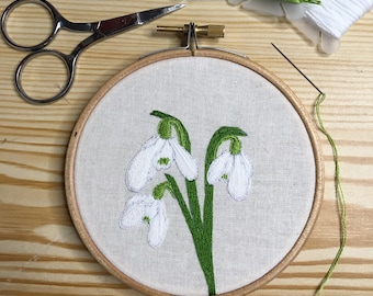 Snowdrop embroidery kit, craft kit for beginners, modern needlework pattern, winter floral project, flower lovers gift, DIY hobby pack