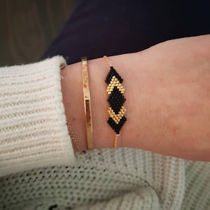 Gaia Black Bracelet Gold Plated and Miyuki Pearls Cousues Main
