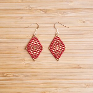 BO Muan Grenat Gold Plated and Miyuki Gems Hand