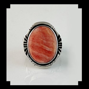 Sterling and Spiny Oyster Ring   Size 7 1/2