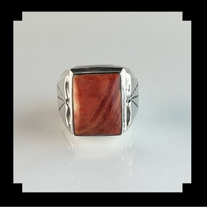 Sterling and Spiny Oyster Men&#39;s Ring Size   Size 11 3/4