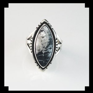 Sterling and White Buffalo Ring   Size 6 1/2