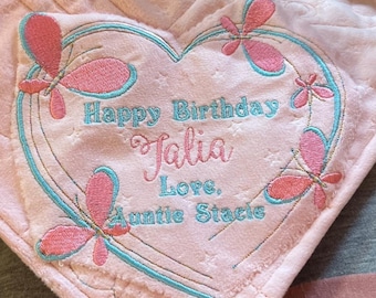 Custom Embroidered Quilt Labels: Personalized Fabric Tags