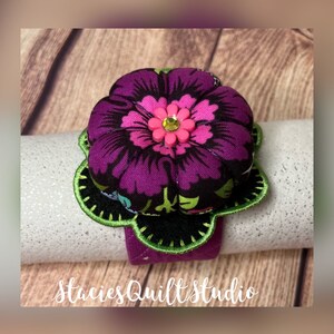 Flower Wrist Pincushion: Handmade Cotton Quilter&#39;s Gift