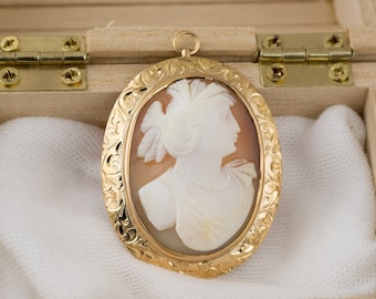 Boldly Carved Woman Cameo Brooch Pendant in Yellow Gold