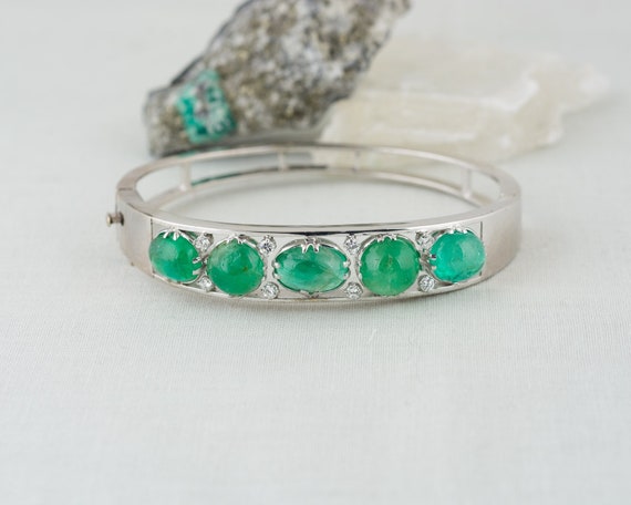 CABOCHON EMERALD BRACELET ON 14K YELLOW GOLD CHAIN. BRAND NEW. Jewellery &  Gemstones - Bracelets - Auctionet