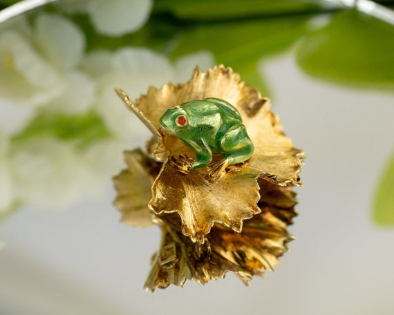 Frog and Lily Pad Brooch Pin in 14k Yellow Gold w… - image 1