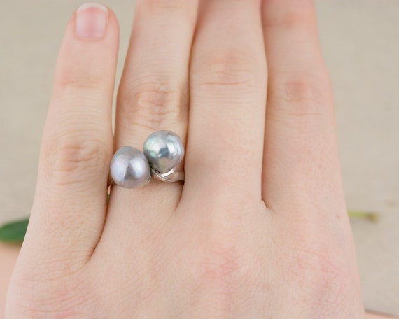 White Gold Ring with Freshwater Pearls - image 1