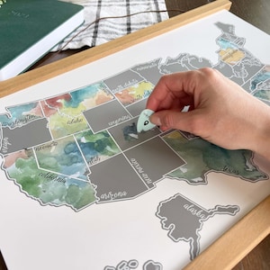 USA Scratch Off Map - Business Gift for Clients - Gift for Travel Lovers - House Warming Gift - Retirement Gift - Corporate Gift Ideas