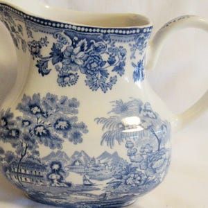 Alfred Meakin Tonquin Milk Jug, Blue and White, Classic Blue Willow Scene   K427