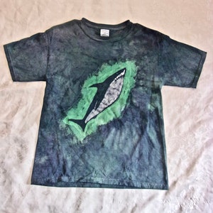Batik Children&#39;s T-shirt with Great White Shark Pattern