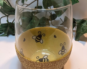 Glitter Wine Glass, Bee Wine Glass, Personalized Wine Glass, Bumble Bee Glass, Honey Bee Wine Glass, Custom Bee Wine Glass