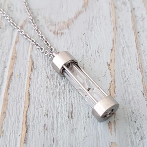 Ash top capsule necklace