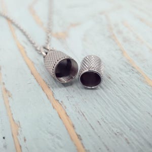 Collier secret mot d'amour en argent - pendentif message secret en argent élégant, bijoux souvenir uniques pour des notes, des cendres ou de petits trésors