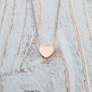 Collar de urna de cremación con corazón de oro rosa pequeño: medallón de ceniza personalizado, frasco grabado - Memorial para mascotas