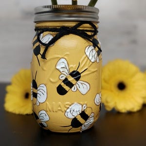 Honey Bee Painted Ball Pint Mason Jar, Yellow Jar, Bee Vase, Bee  Decor