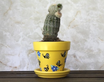 Spring Bee Buzz Yellow Flower Pot / Planter * Pequeña sembradora de abeja pintada de 4 pulgadas * Maceta suculenta