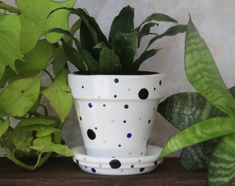 The Rain Planter - Jardinera de terracota blanca con motas oscuras