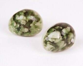 Meubelknoppen 2 stuks "grote kiezels", mosgroen, handgemaakt van hars