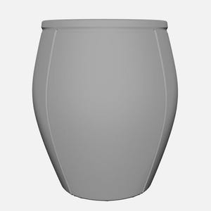 K&ouml;nnte beinhalten: Eine graue, abgerundete Vase mit breitem Oberteil und geschwungenem K&ouml;rper. Vertikale Linien verlaufen die Seiten der Vase hinunter. Die Vase steht vor einem wei&szlig;en Hintergrund.