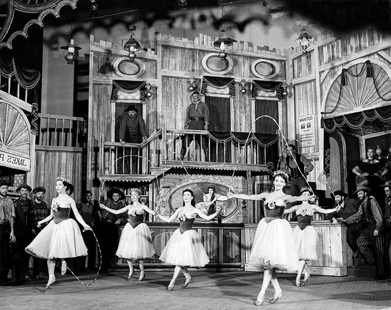 West side story 1957. танцы 20 век. («hair», 1967). бродвей театр в 1900. мюзикл сша 20 век.