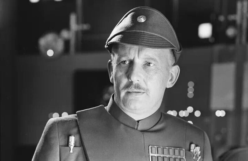 Michael Sheard Admiral Ozzel STAR WARS Autograph Signed autographed paper photo Star Wars the Empire Strikes Back
