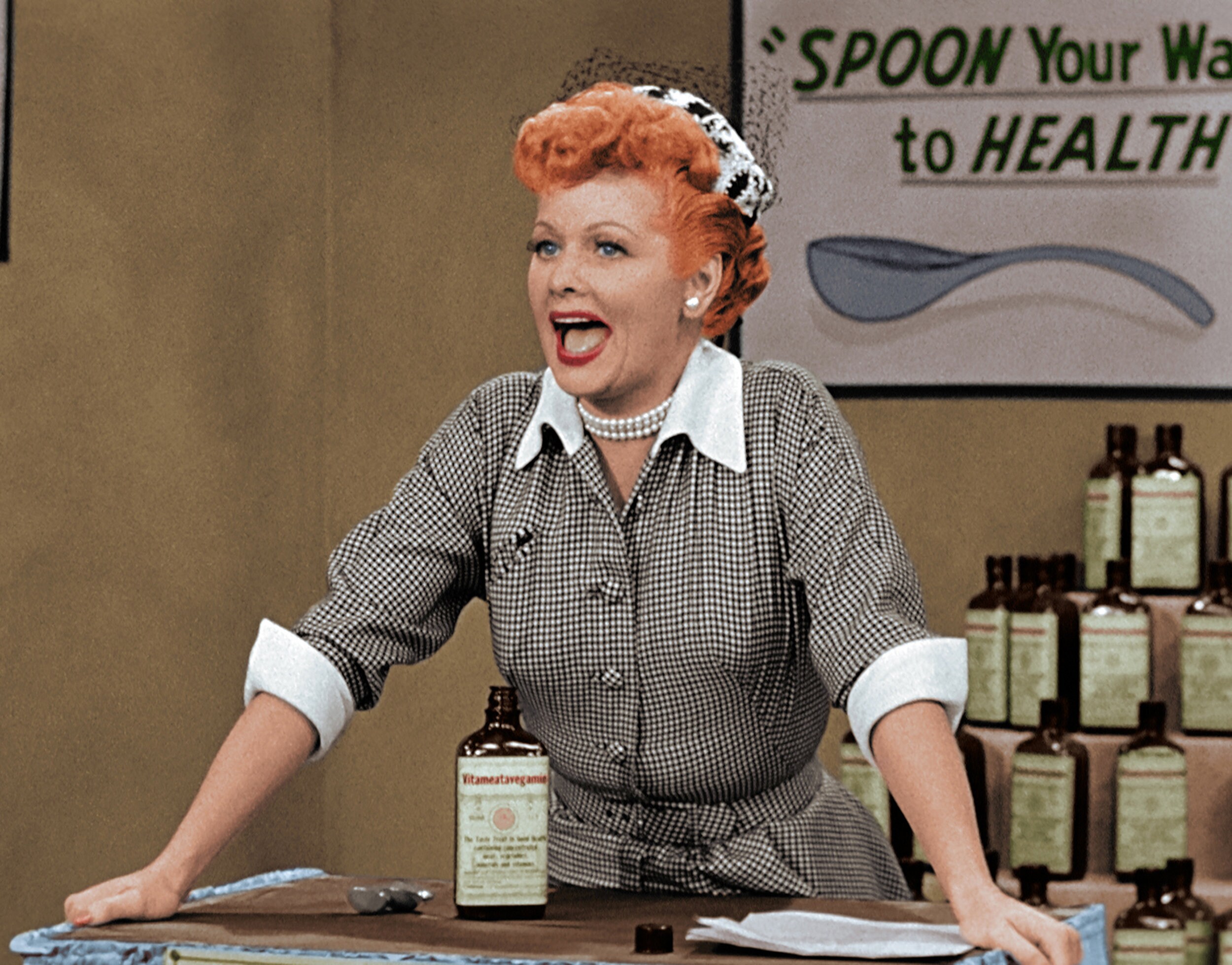 Lucy got a camera. Lucy got problems gallery. Lucy got a camera. Lucy got a camera. Люси бойнтон февраль.