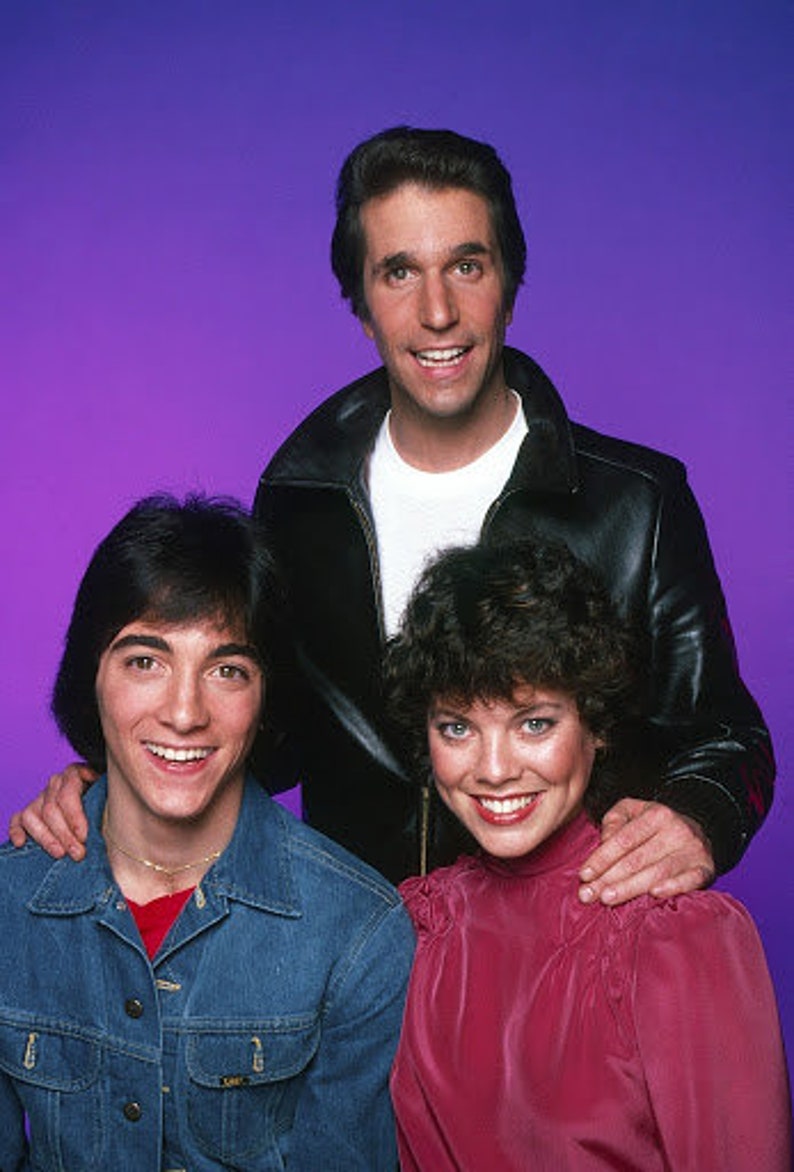 the Cast of Happy Days photo 8.5x11 inch PHOTOGRAPH Henry winkler Joanie loves Chachi