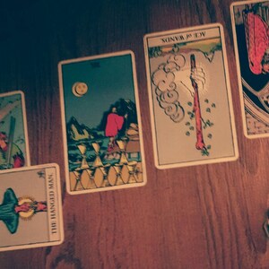surrender tarot card reading - letting go advice 5 cards for hard times and periods of fear or change, change your perspective