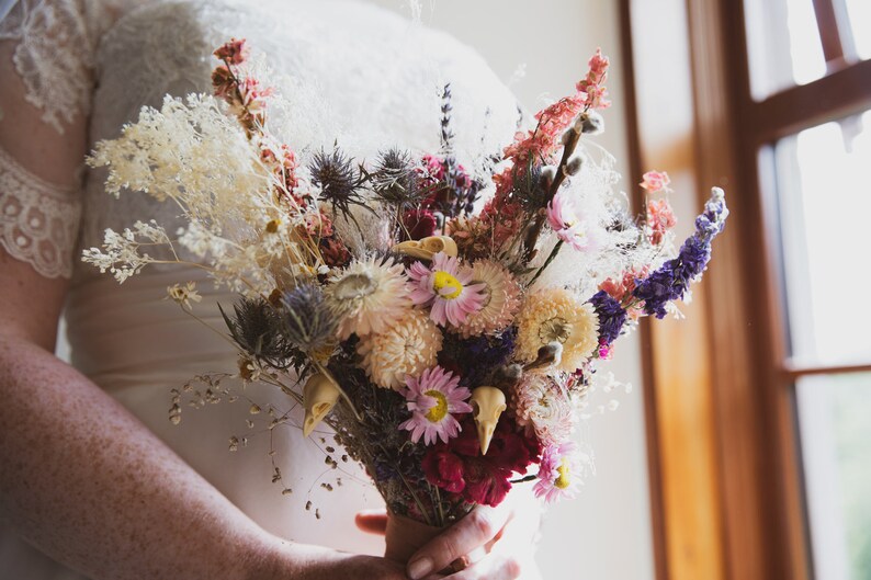 Halloween skull and dried floral wedding bouquet with tiny resin bird skulls, Dark academia or goth bridal bouquet, Large romantic flowers image 3