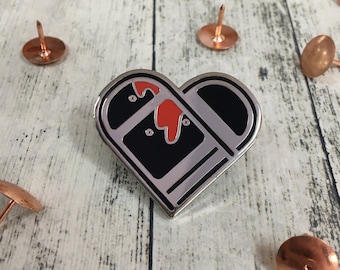 Hardcore Heart - Wrestling hard enamel Pin