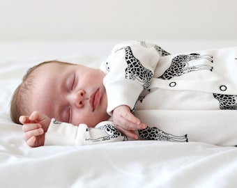 Giraffe cotton sleepsuit