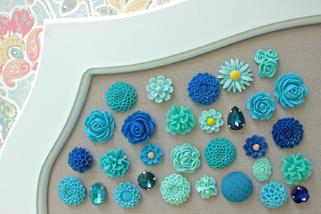 Blue Decorative Thumbtacks, Aqua Push Pins Set, Bulletin Board Tacks