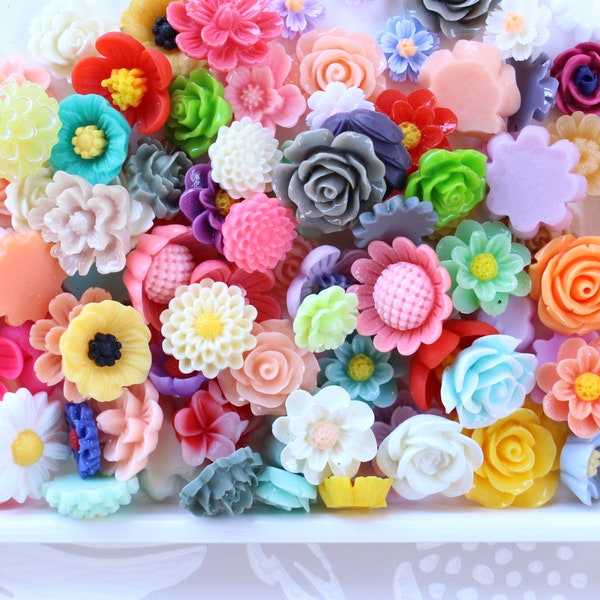 25 Small Mixed Resin Flower Cabochon, Small Size Resin Cab Mix Flower, Small Flower Cabochon, Flower Cab for Scrapbooking, Resin Flower Cab